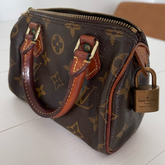 Louis Vuitton Handbags - Louis Vuitton Vintage mini speedy in EUC!!!